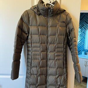 The North Face Women's Metropolis 2 Parka Jacket (550 fill, size Small)